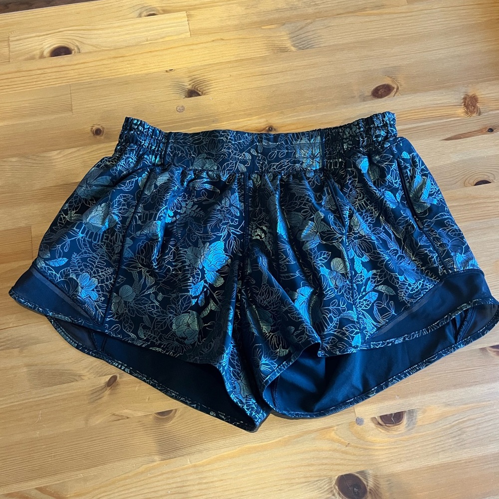 Lululemon Hotty Hot Short 4” Inseam